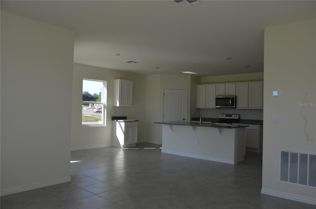 出租: $2,200 (4 贝兹, 2 浴室, 1617 平方英尺)