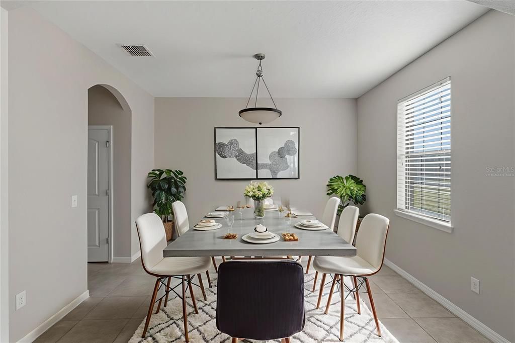 En Venta: $424,900 (5 camas, 3 baños, 2850 Pies cuadrados)