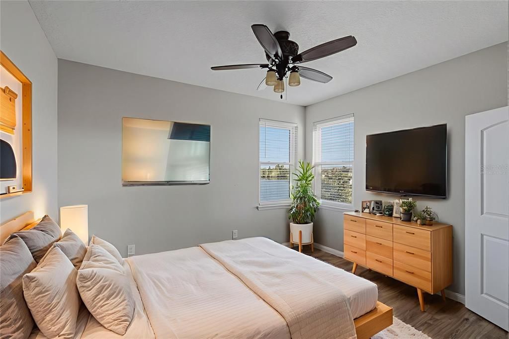 En Venta: $424,900 (5 camas, 3 baños, 2850 Pies cuadrados)