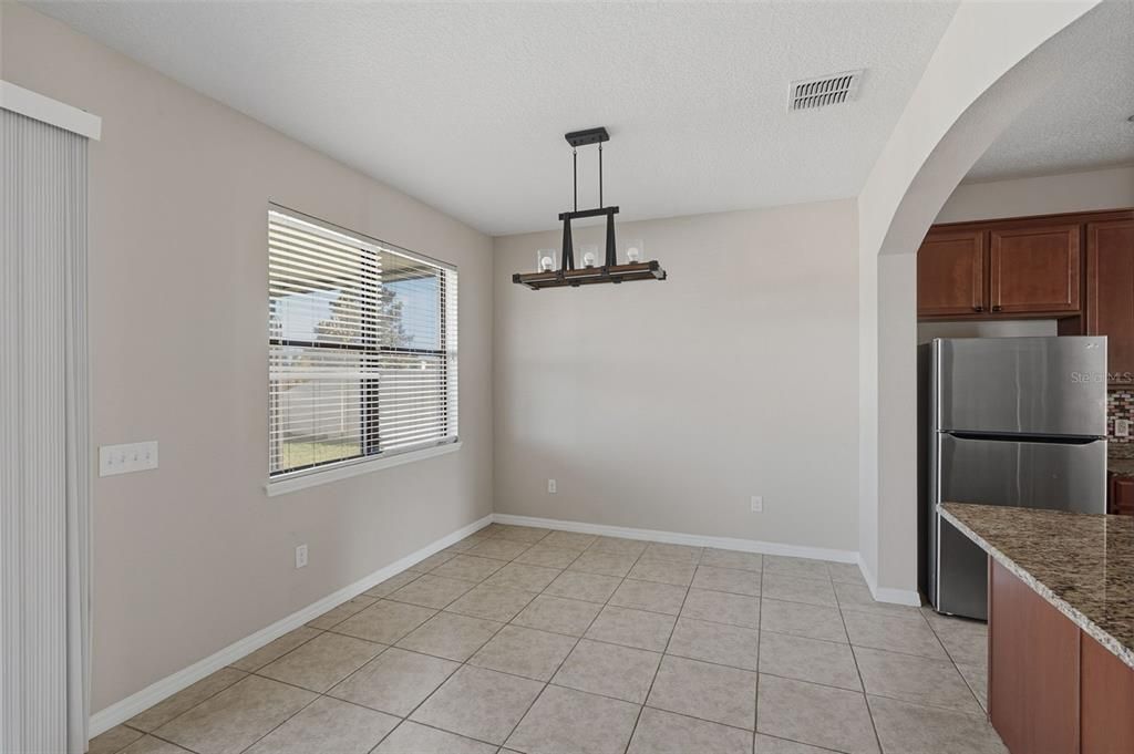 En Venta: $424,900 (5 camas, 3 baños, 2850 Pies cuadrados)