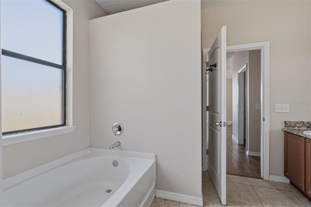 En Venta: $424,900 (5 camas, 3 baños, 2850 Pies cuadrados)