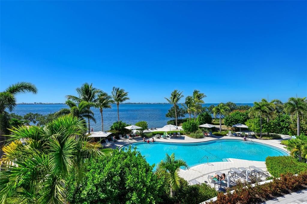 出租: $5,000 (3 贝兹, 3 浴室, 1994 平方英尺)