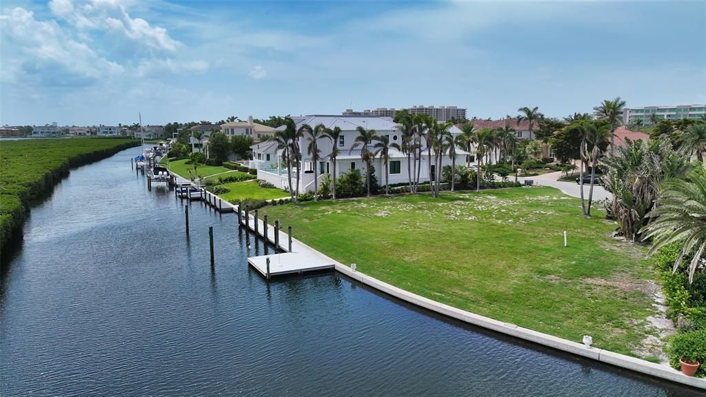 En Venta: $5,595,000 (0.37 acres)