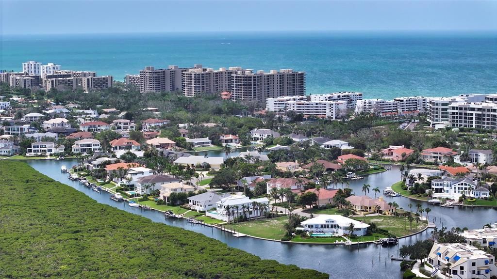 En Venta: $5,595,000 (0.37 acres)