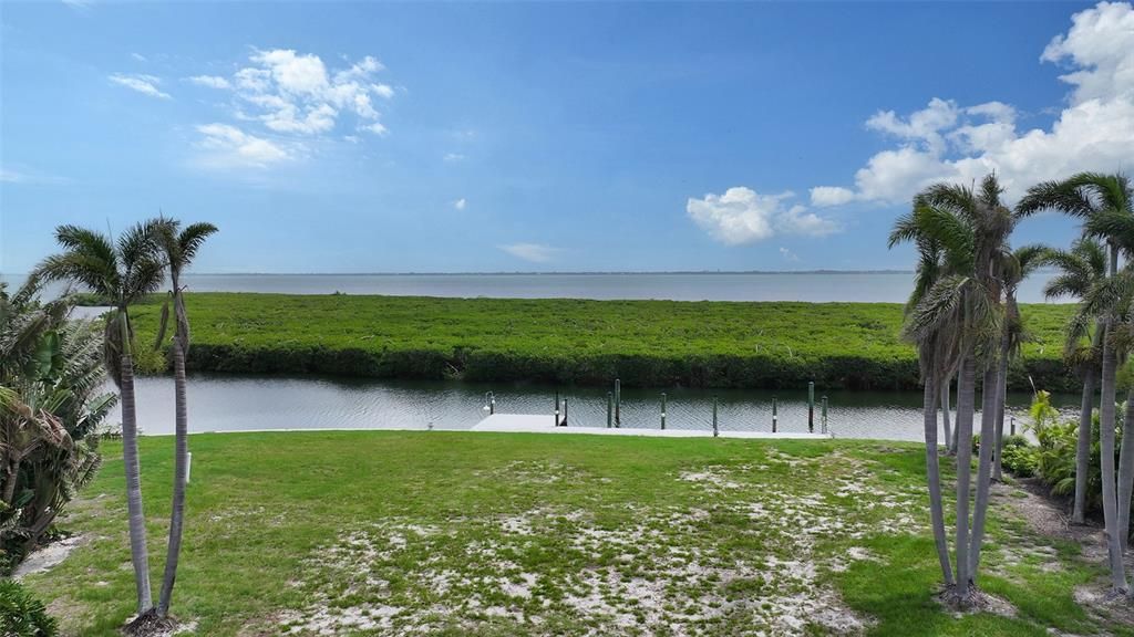 En Venta: $5,595,000 (0.37 acres)