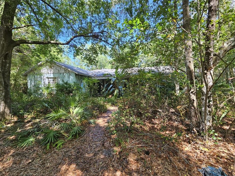 Recently Sold: $306,000 (4 beds, 2 baths, 1902 Square Feet)