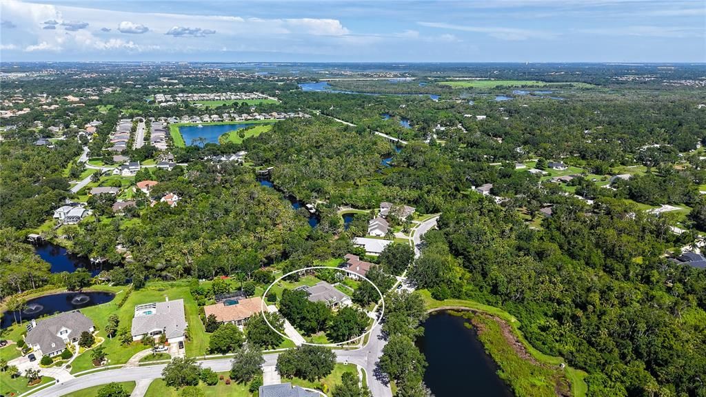 Activo con contrato: $714,990 (4 camas, 3 baños, 2402 Pies cuadrados)