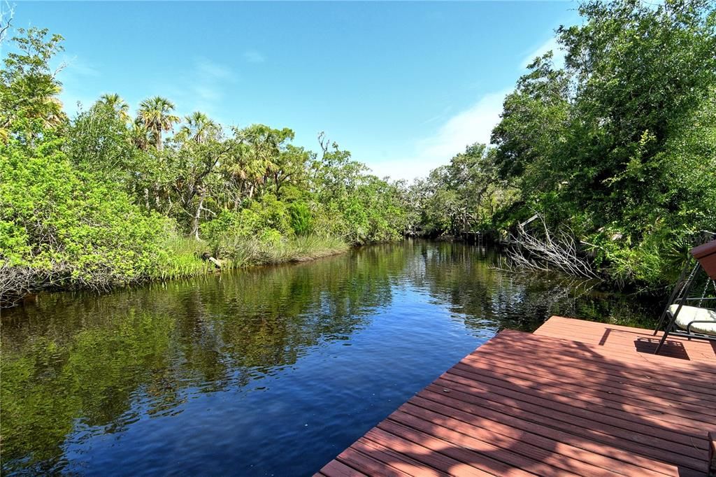 Activo con contrato: $714,990 (4 camas, 3 baños, 2402 Pies cuadrados)