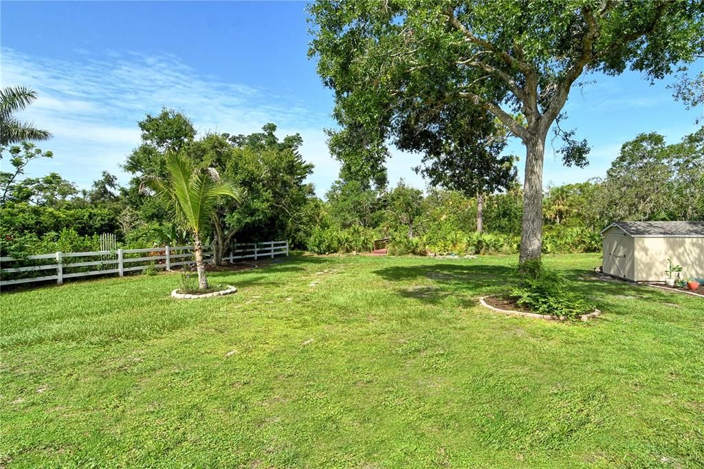 Activo con contrato: $714,990 (4 camas, 3 baños, 2402 Pies cuadrados)