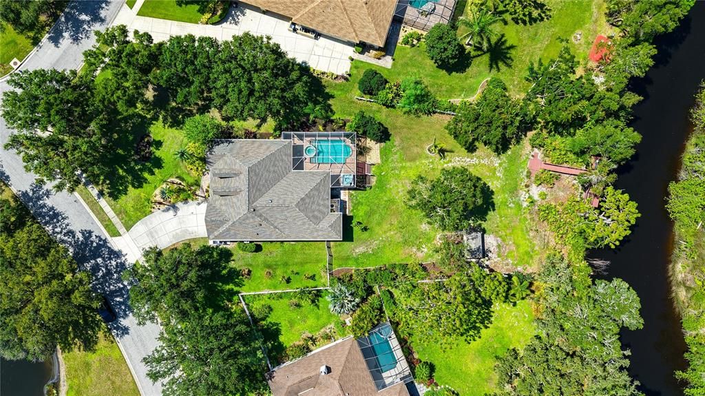 Activo con contrato: $714,990 (4 camas, 3 baños, 2402 Pies cuadrados)