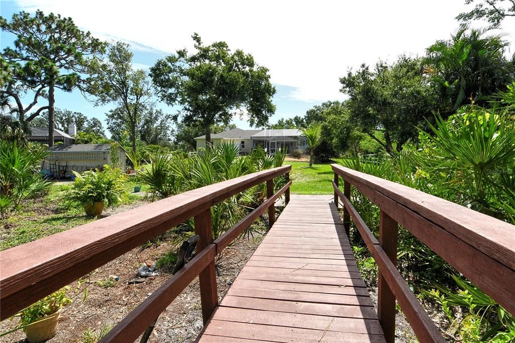 Activo con contrato: $714,990 (4 camas, 3 baños, 2402 Pies cuadrados)