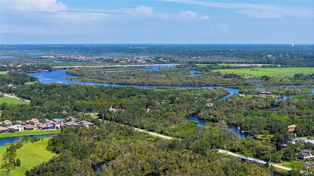 Activo con contrato: $714,990 (4 camas, 3 baños, 2402 Pies cuadrados)