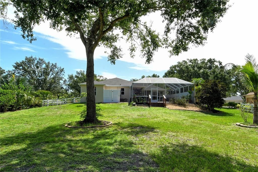 Activo con contrato: $714,990 (4 camas, 3 baños, 2402 Pies cuadrados)