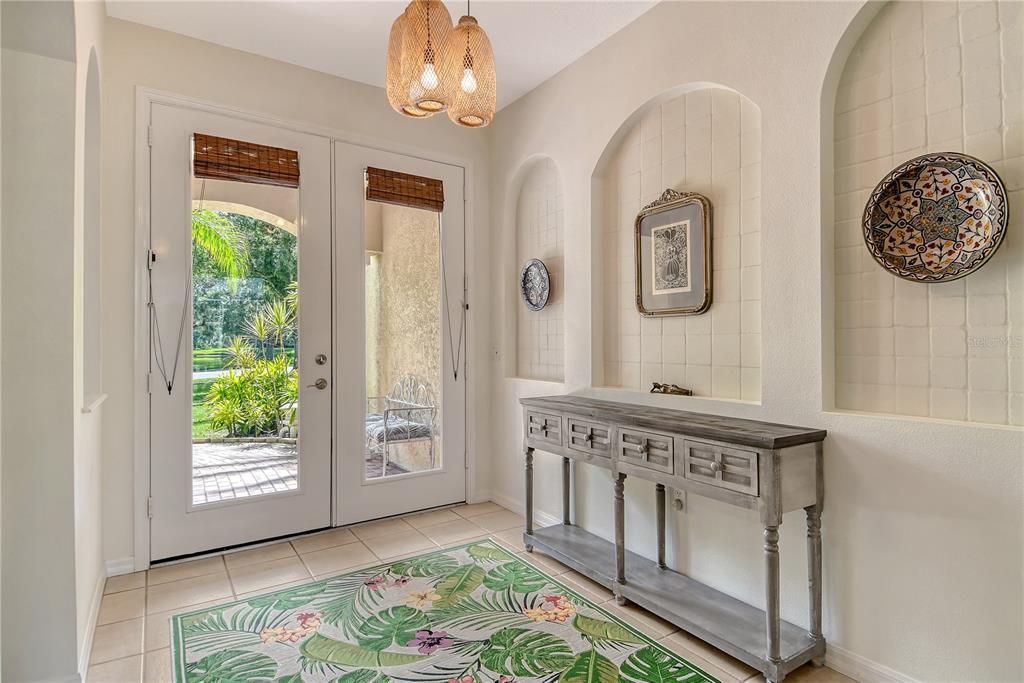 Activo con contrato: $714,990 (4 camas, 3 baños, 2402 Pies cuadrados)