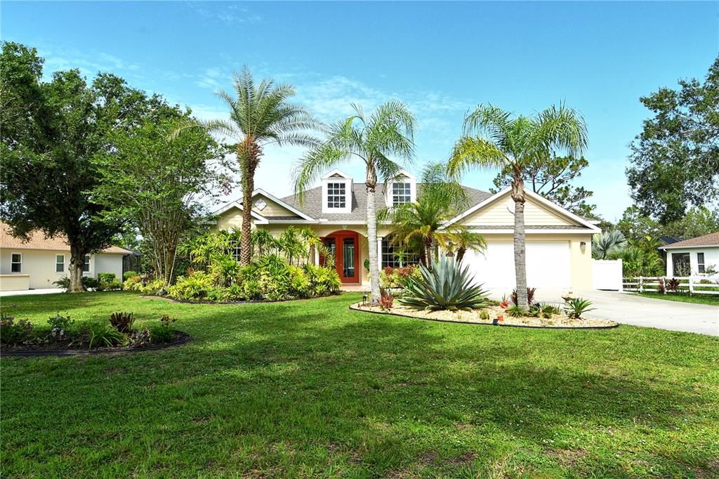 Activo con contrato: $714,990 (4 camas, 3 baños, 2402 Pies cuadrados)