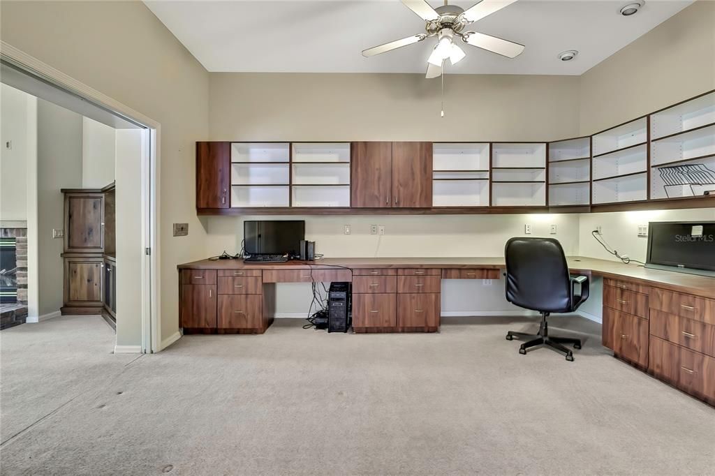 Active With Contract: $369,000 (3 beds, 3 baths, 2376 Square Feet)