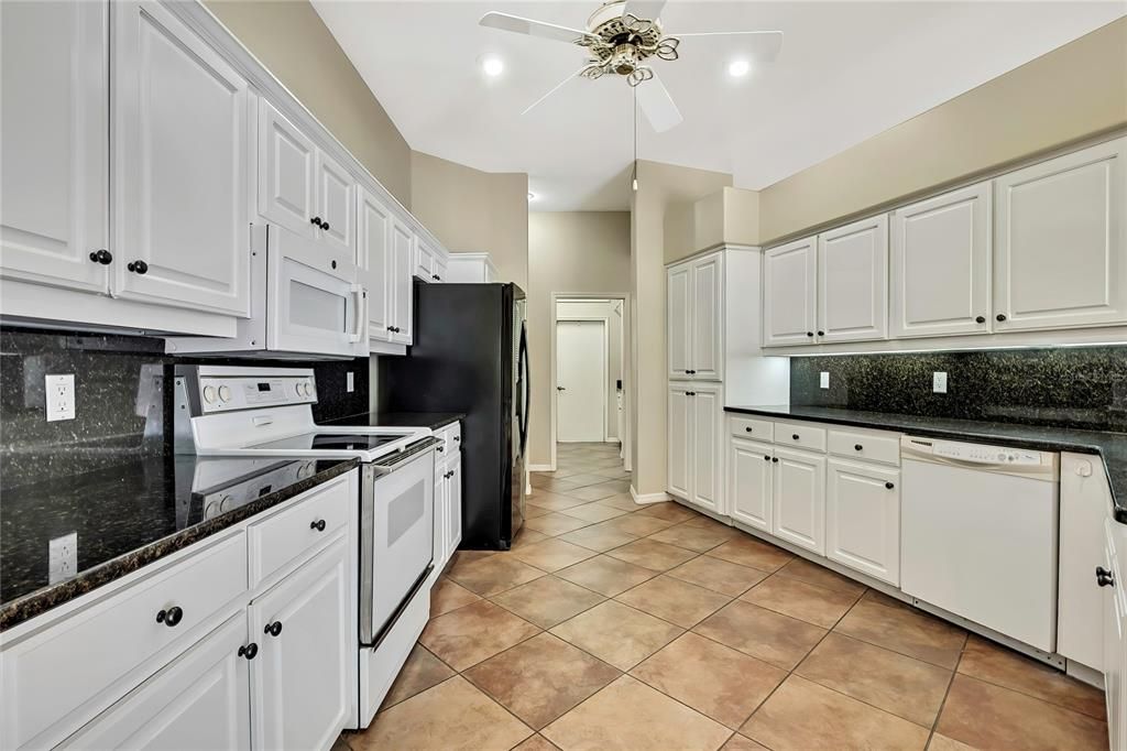Active With Contract: $369,000 (3 beds, 3 baths, 2376 Square Feet)