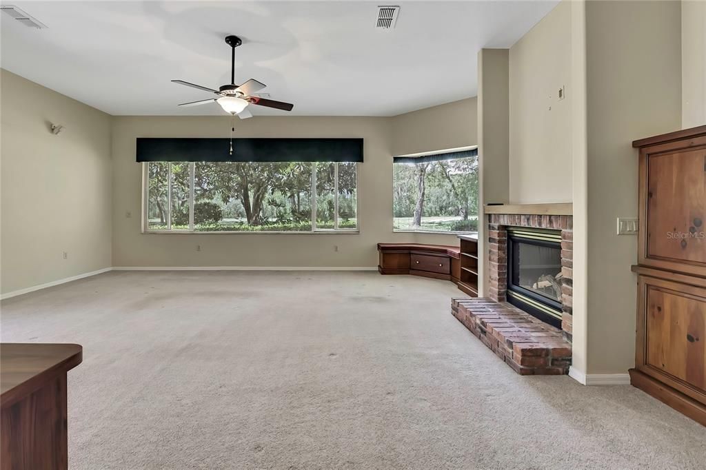 Active With Contract: $369,000 (3 beds, 3 baths, 2376 Square Feet)