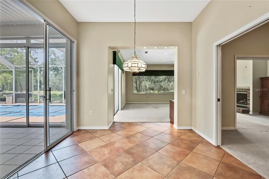 Active With Contract: $369,000 (3 beds, 3 baths, 2376 Square Feet)