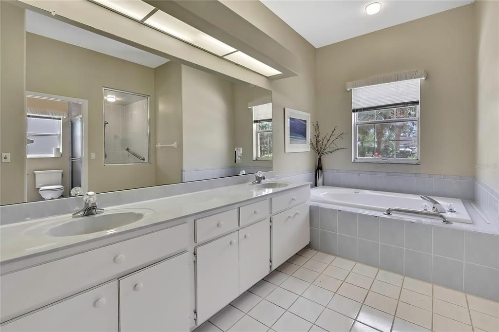 Active With Contract: $369,000 (3 beds, 3 baths, 2376 Square Feet)