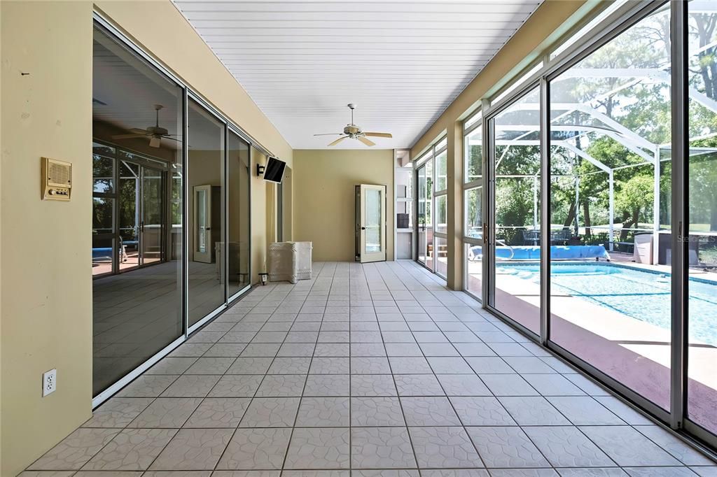 Active With Contract: $369,000 (3 beds, 3 baths, 2376 Square Feet)