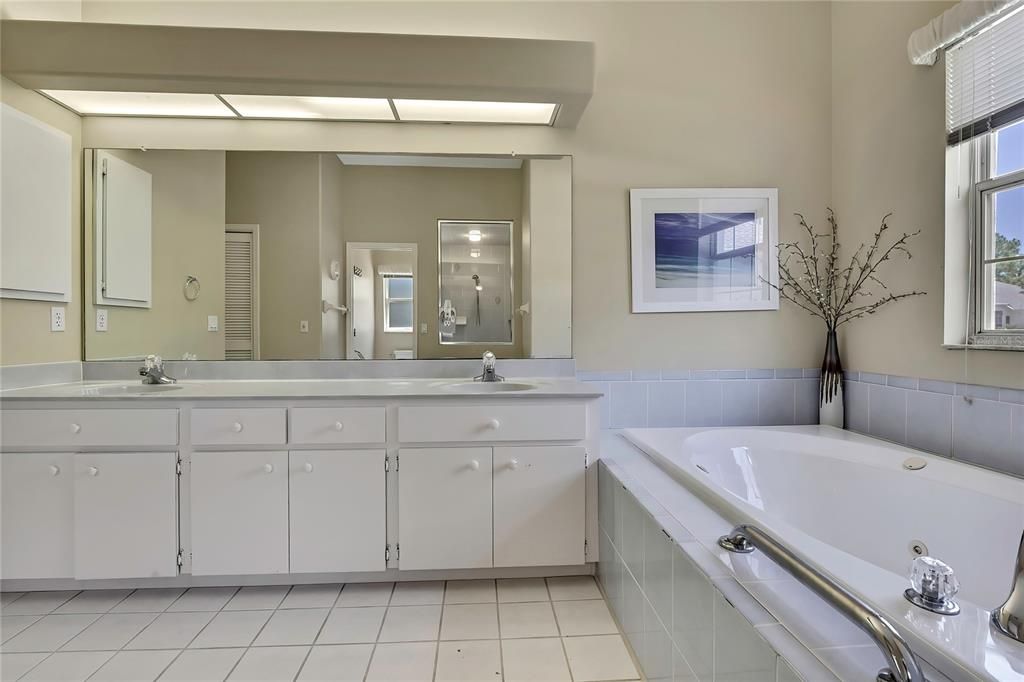 Active With Contract: $369,000 (3 beds, 3 baths, 2376 Square Feet)