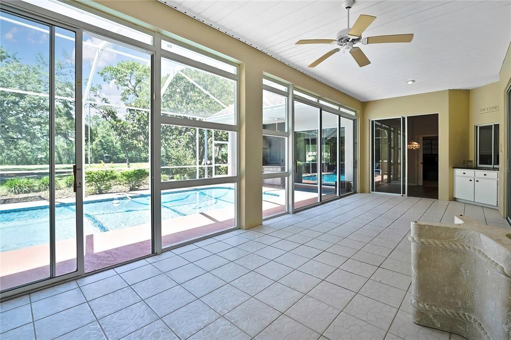 Active With Contract: $369,000 (3 beds, 3 baths, 2376 Square Feet)