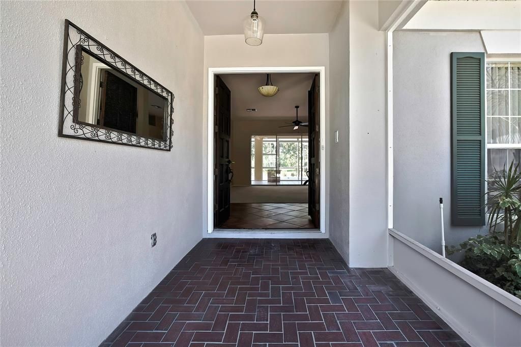 Active With Contract: $369,000 (3 beds, 3 baths, 2376 Square Feet)