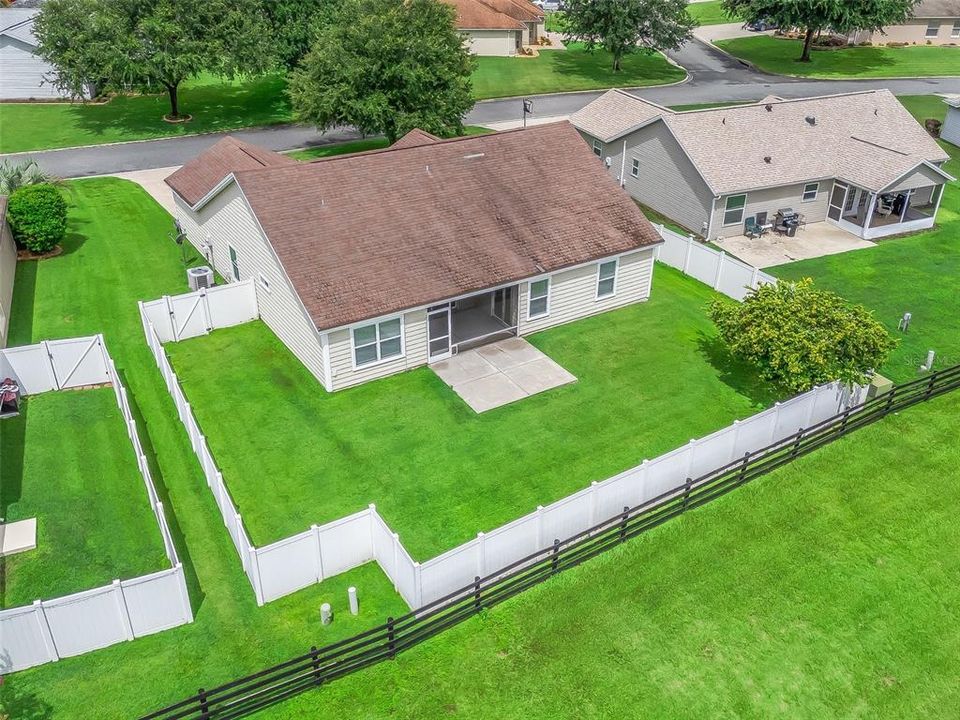 Под контрактом: $329,900 (3 спален, 2 ванн, 1889 Квадратных фут)