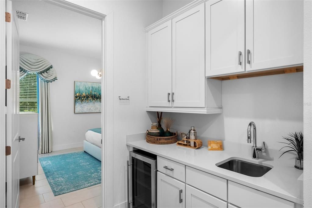 待售: $2,650,000 (9 贝兹, 10 浴室, 6300 平方英尺)