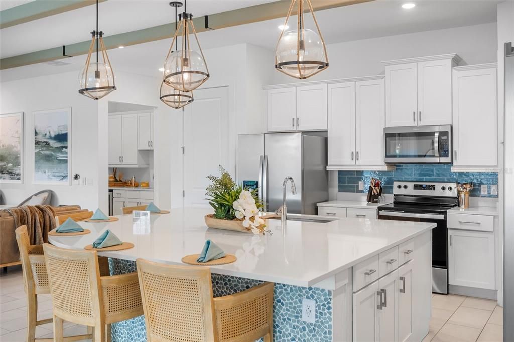 待售: $2,650,000 (9 贝兹, 10 浴室, 6300 平方英尺)