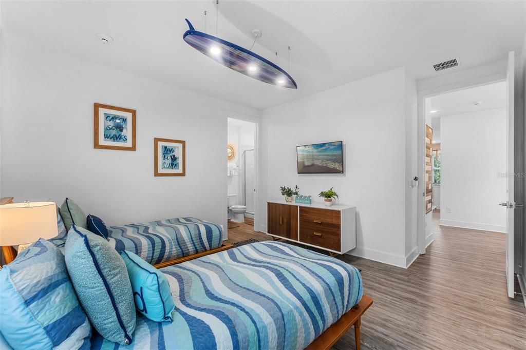 待售: $2,650,000 (9 贝兹, 10 浴室, 6300 平方英尺)