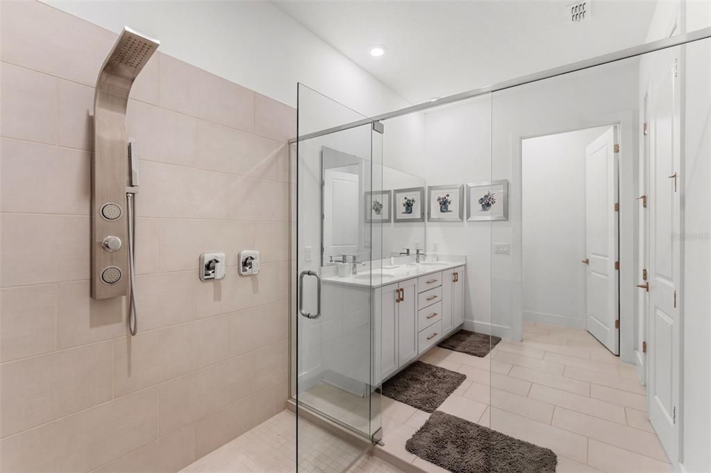 待售: $2,650,000 (9 贝兹, 10 浴室, 6300 平方英尺)