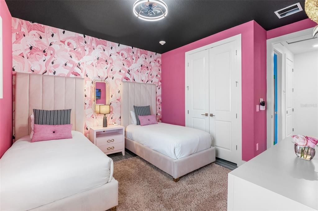 待售: $2,650,000 (9 贝兹, 10 浴室, 6300 平方英尺)