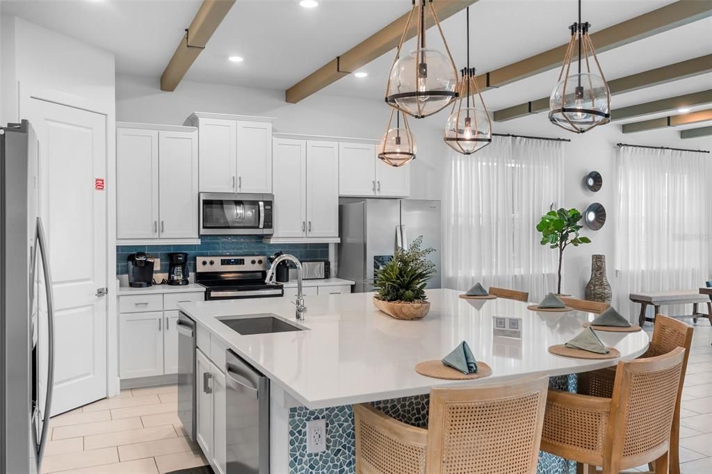 待售: $2,650,000 (9 贝兹, 10 浴室, 6300 平方英尺)