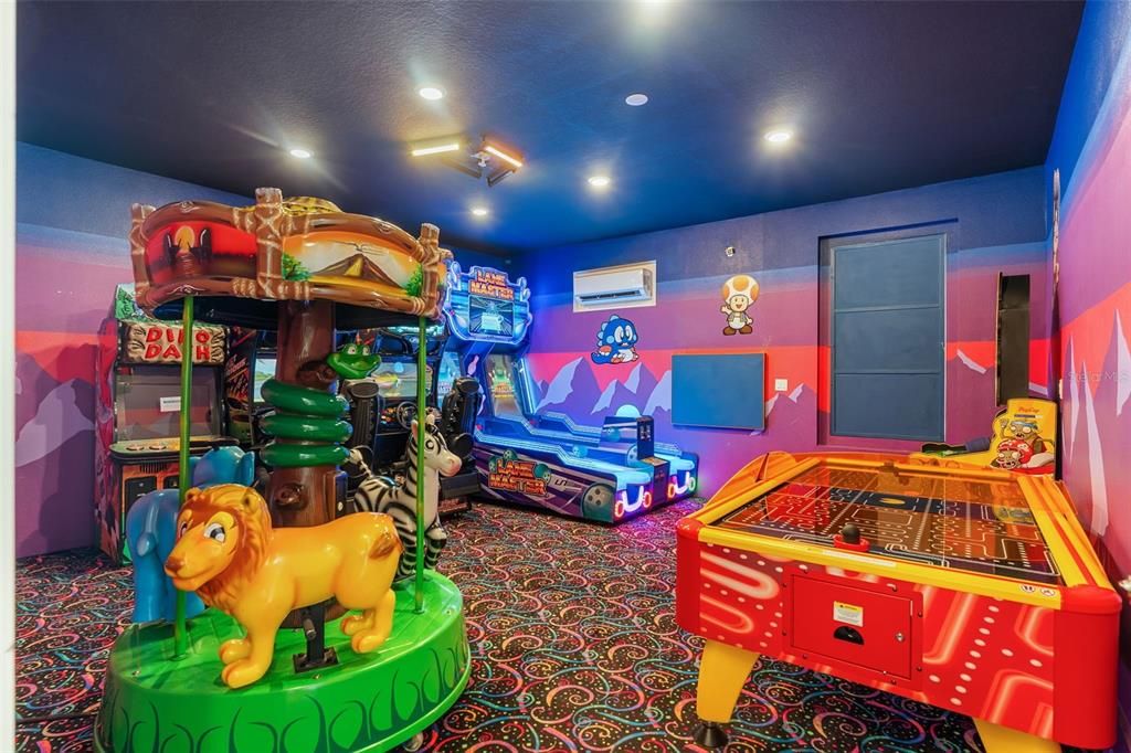 待售: $2,650,000 (9 贝兹, 10 浴室, 6300 平方英尺)