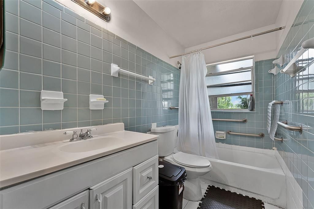 Active With Contract: $725,000 (4 beds, 2 baths, 1008 Square Feet)