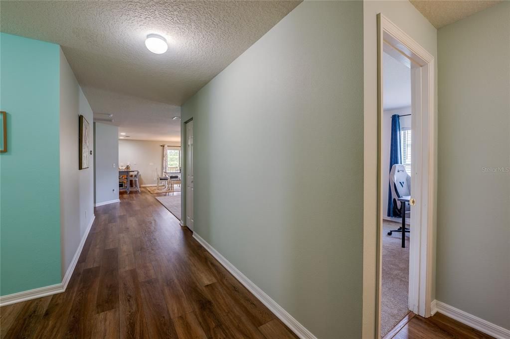 Activo con contrato: $355,000 (3 camas, 2 baños, 1783 Pies cuadrados)