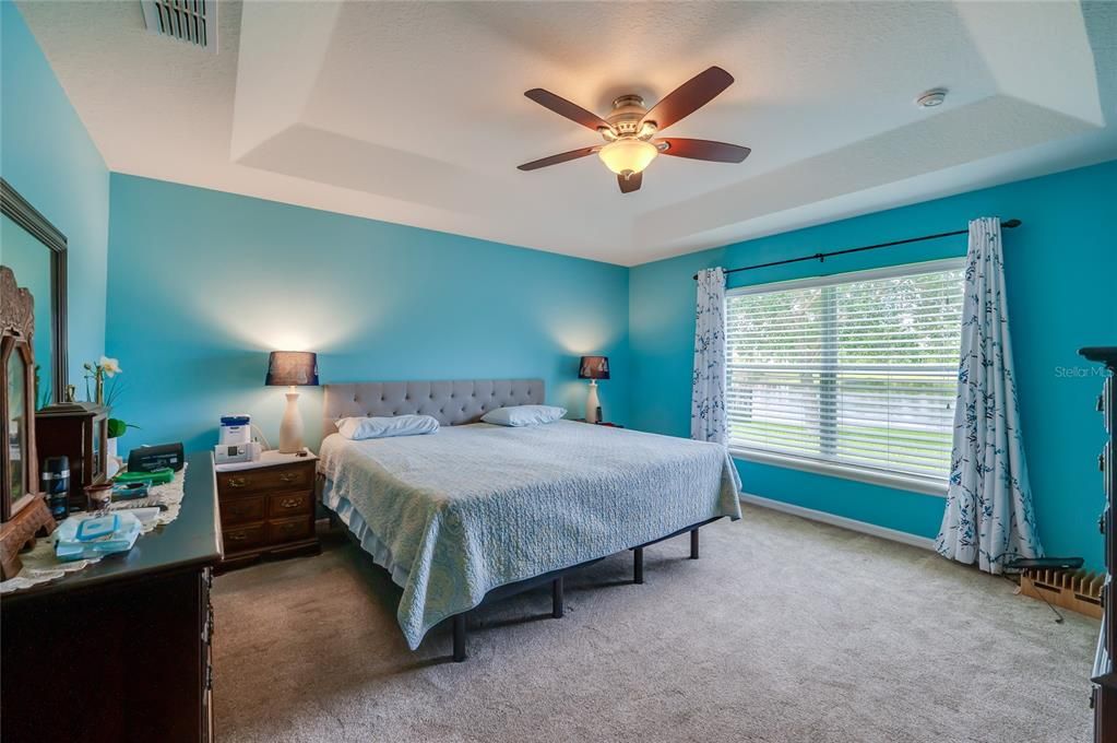 Activo con contrato: $355,000 (3 camas, 2 baños, 1783 Pies cuadrados)