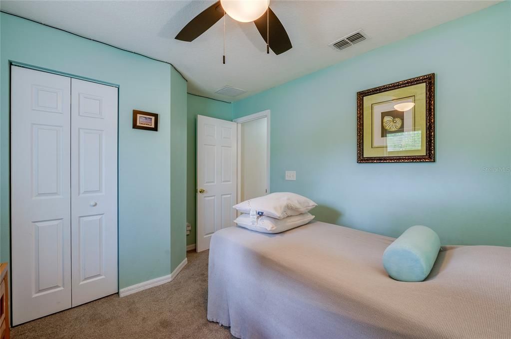 Activo con contrato: $355,000 (3 camas, 2 baños, 1783 Pies cuadrados)