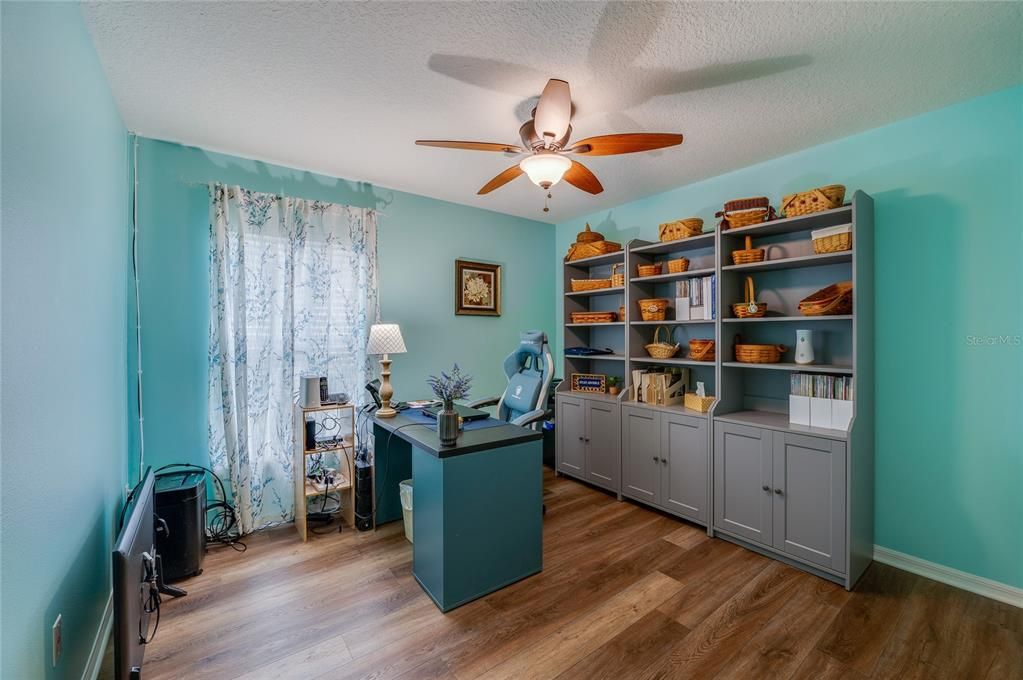 Activo con contrato: $355,000 (3 camas, 2 baños, 1783 Pies cuadrados)