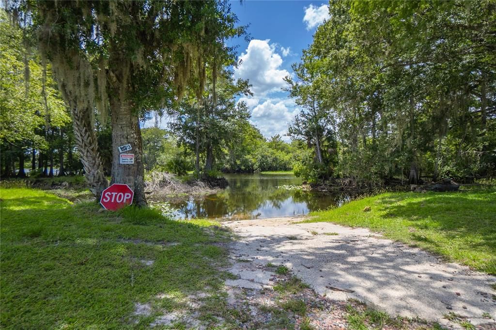 For Sale: $165,000 (2 beds, 1 baths, 676 Square Feet)
