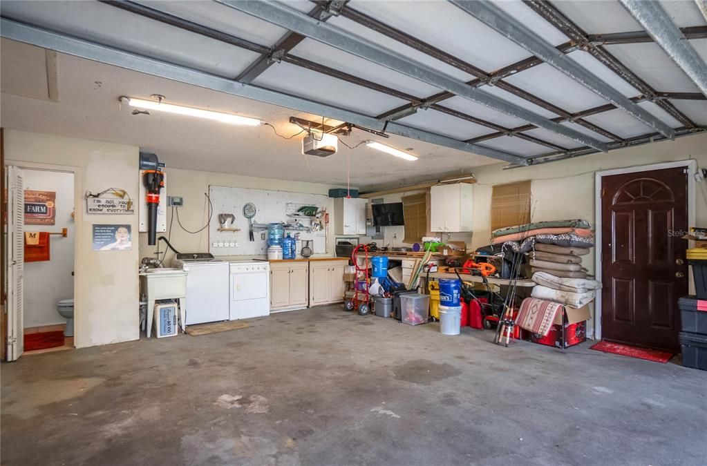 For Sale: $165,000 (2 beds, 1 baths, 676 Square Feet)