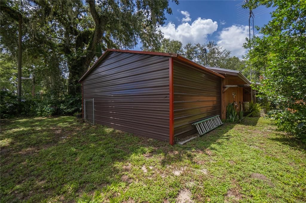 For Sale: $165,000 (2 beds, 1 baths, 676 Square Feet)