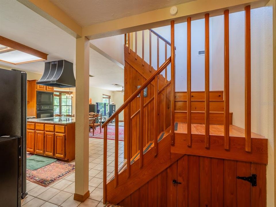 For Sale: $340,000 (3 beds, 2 baths, 1663 Square Feet)