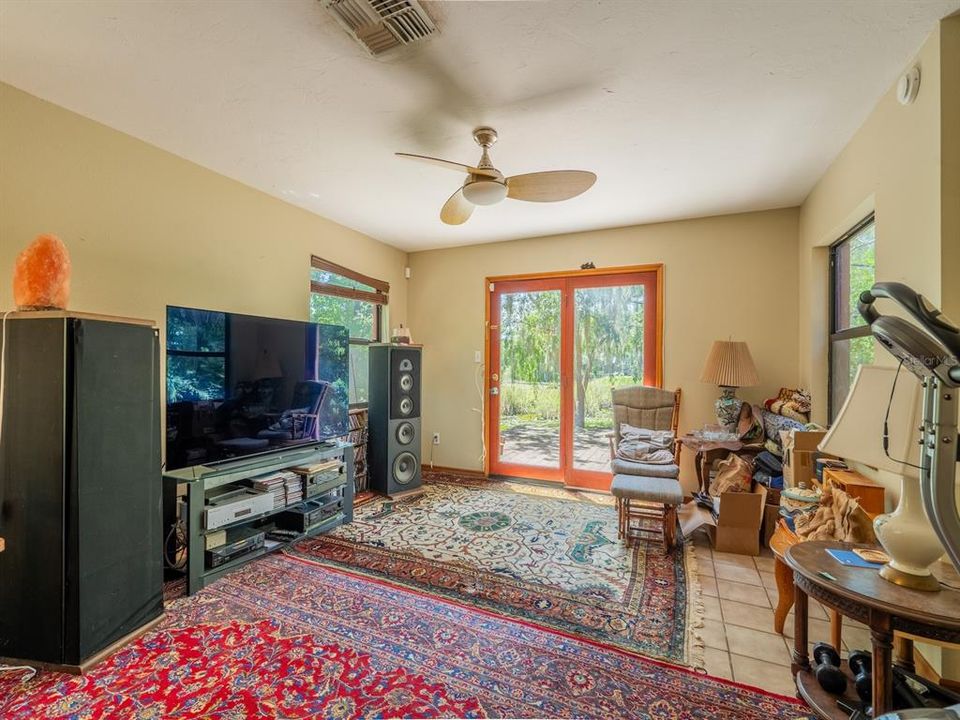For Sale: $340,000 (3 beds, 2 baths, 1663 Square Feet)
