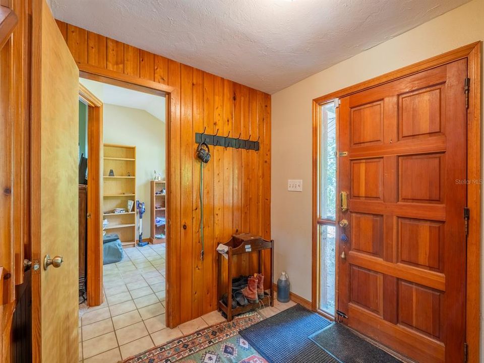 For Sale: $340,000 (3 beds, 2 baths, 1663 Square Feet)