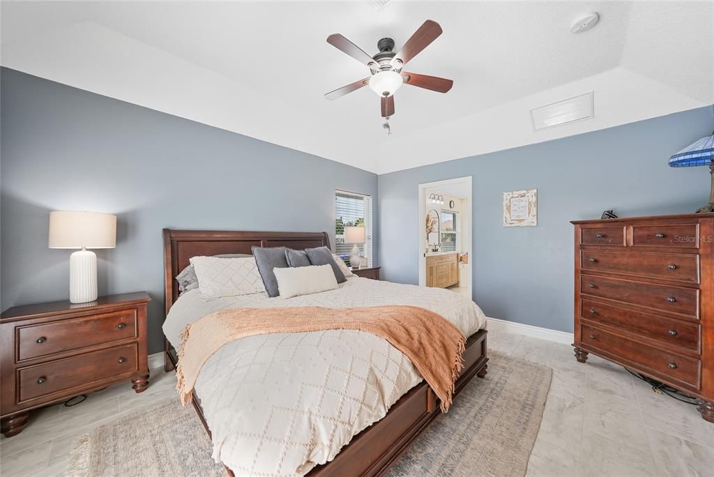 Activo con contrato: $450,000 (3 camas, 2 baños, 1834 Pies cuadrados)