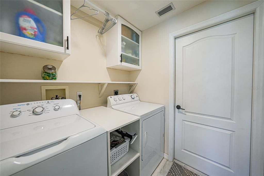Activo con contrato: $450,000 (3 camas, 2 baños, 1834 Pies cuadrados)