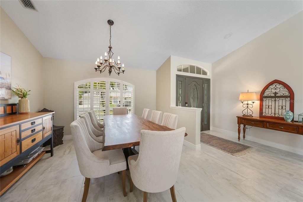 Activo con contrato: $450,000 (3 camas, 2 baños, 1834 Pies cuadrados)